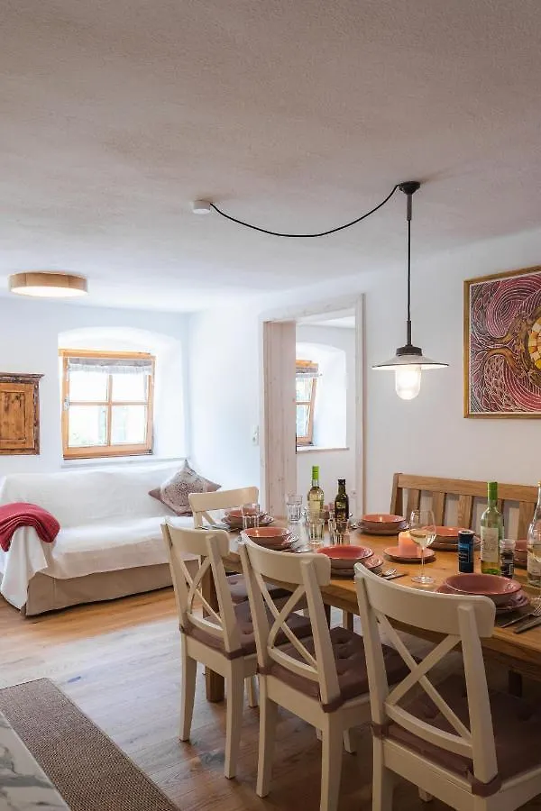 公寓 Gehobenes Ambiente In Historischer Wohnung Walting