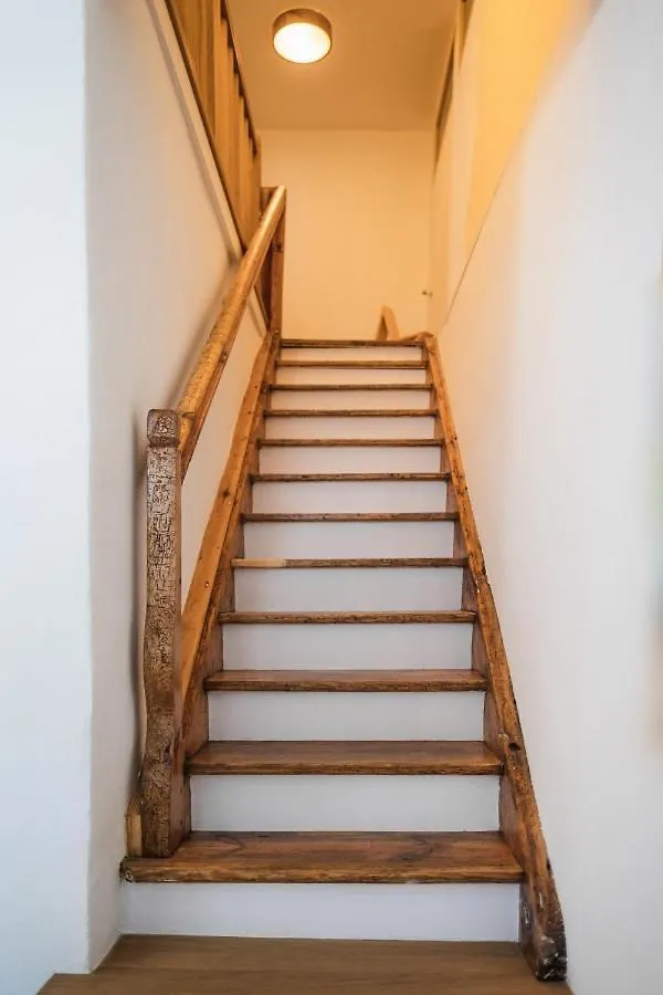Gehobenes Ambiente In Historischer Wohnung Walting 0*,